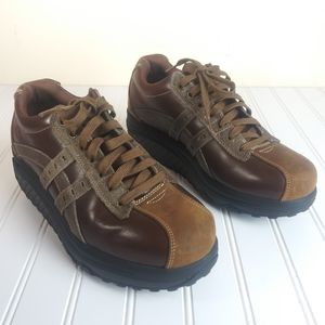 Skechers* Shape Ups Size 9 Sneakers